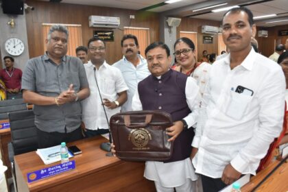 ಹುಬ್ಬಳ್ಳಿ ಧಾರವಾಡ ಮಹಾನಗರ ಪಾಲಿಕೆ : 20.92 ಕೋಟಿ ಉಳಿತಾಯ ಬಜೆಟ್