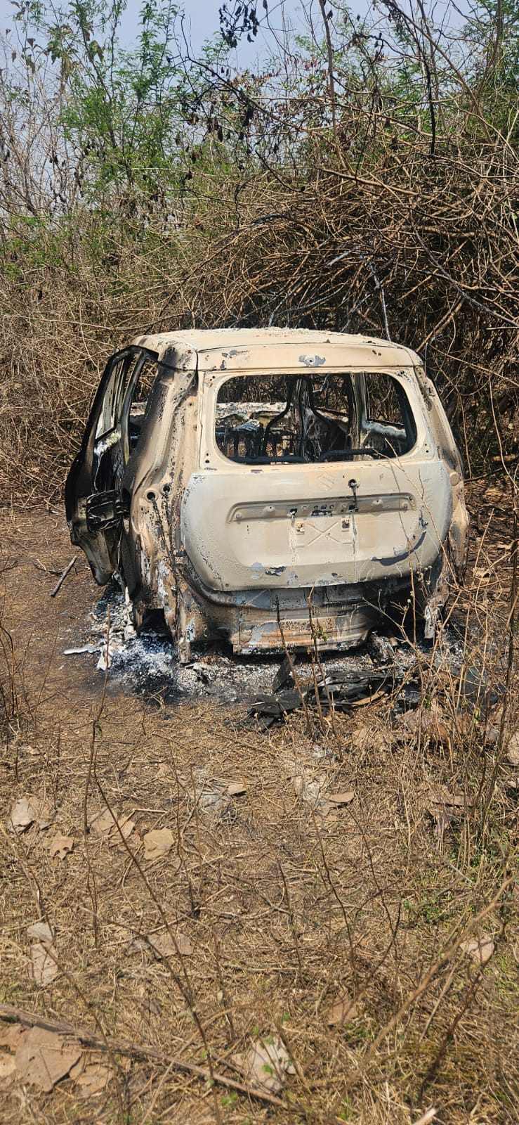ಧಾರವಾಡ ಬಳಿ ಕಾರಿನಲ್ಲಿಯೇ ವ್ಯಕ್ತಿ ಸುಟ್ಟು ಹಾಕಿದ ದುರುಳರು!