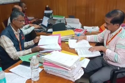ಧಾರವಾಡ ಸಣ್ಣ ನೀರಾವರಿ ಇಇ  ಶಿಗ್ಗಾವಿ ಮನೆ, ಕಚೇರಿ ಮೇಲೆ ಲೋಕಾ ದಾಳಿ